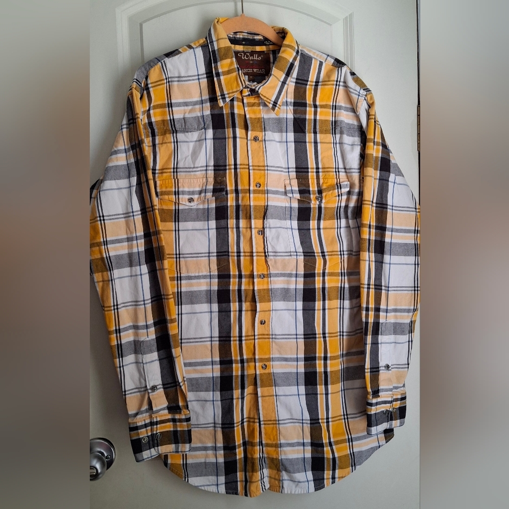 Walls Authentic Ranch Wear Shirt Mens M Plaid Long Sleeve Button Pearl Snap Cott